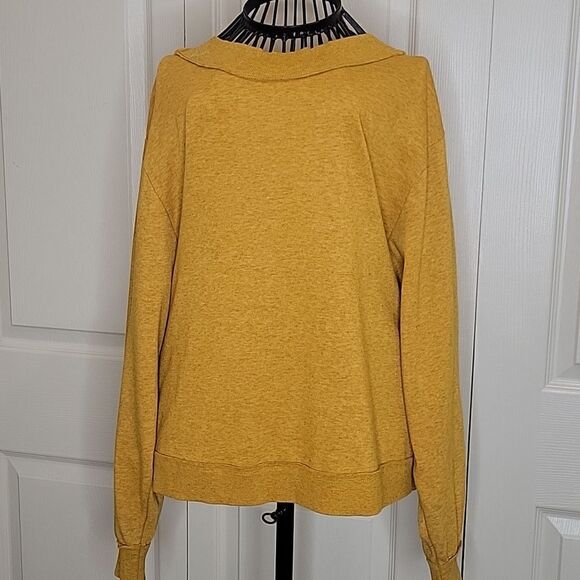 Anthropologie Gold Pullover with Cut Out Back Size Small - Picture 8 of 9